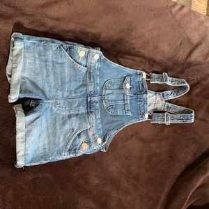 Size 5T h&m overalls